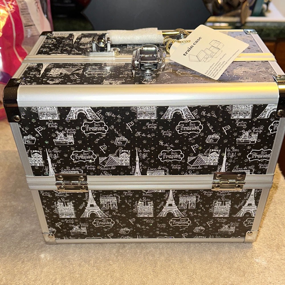 NWT Black and White Paris-Themed Makeup Train Case